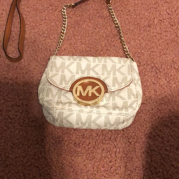 Gorgeous Michael Kors 🥳8xHP🥳Crossbody Bag - Picture 2 of 7